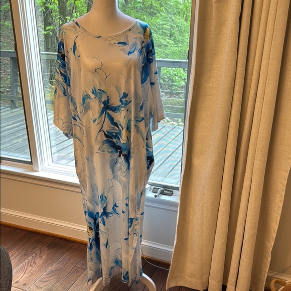 Flowy Blue and White Kaftan Floral Dress Medium - Picture 1 of 7